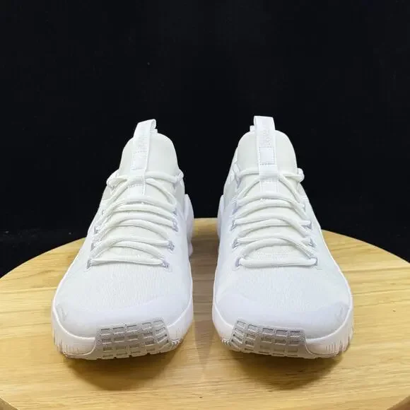 NEW Nike Free Metcon 6 Triple White Platinum Tint FJ7126-101 Size 11W/ 9.5M